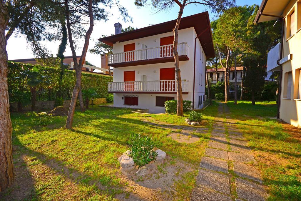 Villa Rosy Lignano Sabbiadoro Extérieur photo
